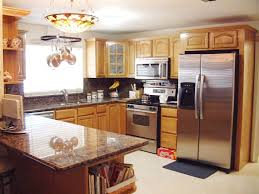 If you're not ready for a full remodel or if painting your cabinets isn't an option, then you'll love my ideas for working with what you have to create a modern kitchen with oak cabinets. Kichen Design Oak Cabinets Design Ideas Photos Honey Oak Kitchen Cabinets Design Ideas Photos Kitchen Cabinet Design Oak Kitchen Cabinets Kitchen Design