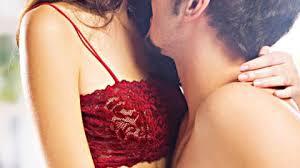 Dein lover setzt sich auf den stuhl und streckt dabei ein bein aus, das andere winkelt er an. So Haben Sie Richtig Guten Sex Auf Einem Stuhl