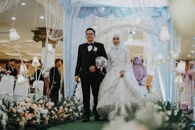 Di dalam sebuah acara pernikahan. Konsep Wedding Dengan Dekorasi Bunga Asli Di Pontianak Kumparan Com