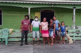 A secretária de estado da ação social, rita da cunha mendes, esteve hoje em melgaço, de visita: Criacao De Galinha Caipira Em Palafita Gera Renda E Alimento Para Agricultores De Melgaco Pa