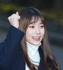 이주현 / lee joo hyun (yi ju hyeon). Hyunjoo S Dongsaeng Reveals That She Was Bullied In April By The Other Members Kpophit Kpop Hit