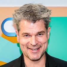 Fühlst du dich manchmal einsam? Dann mach mit bei EXIT EINSAMKEIT und lass  uns das ändern!