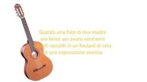 Guardo una foto di mia madre era felice avrà avuto tre anni stringeva al petto una bambola il regalo più ambito era la festa del suo compleanno un bianco e nero sbiadito guardo mia madre a quei tempi e rivedo il mio stesso sorriso. In Bianco E Nero Lyrics Carmen Consoli Youtube