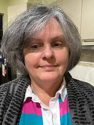 Achieving desired hair texture after stopping hair coloring