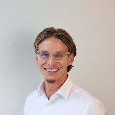 🎓Afgestudeerd!🎓 Na een leerzame en leuke stage bij Vion Food Group heb ik  mijn opleiding communicatie afgerond met een 7,6! Dank aan mijn team bij  Vion voor de kansen, gezelligheid en de