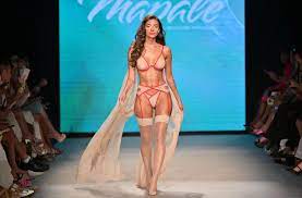 10 daring women shed their clothes and show off their naked curves.