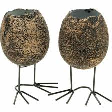 Vous souhaitez créer une décoration de table très originale afin de mieux animer un repas de fête ? Coquille D 39 Oeuf A Planter Avec Pattes Oeuf De Paques Oeuf Aux Pattes D 39 Oiseau Decoration De Paques Noir Dore 4pcs 12293 Articles De Decoration