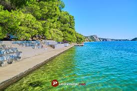 Bilice ist ein recht gepflegter ort, arbeiter sind unterwegs, die z.b. Strand Zvizda Zaton Sibenik Strande An Putovnica Net