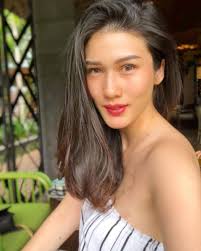 Hamil Anak Ketiga, 10 Potret Terbaru Stevie Agnecya yang Makin Me