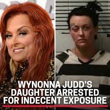 Debra Hendershot's Instagram, Twitter & Facebook