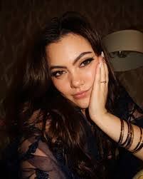 Katherine Pippin's Instagram, Twitter & Facebook