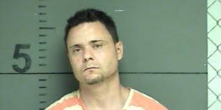 Oxford school out of lock down after police apprehend burglary suspect