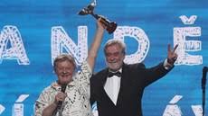 Žánrových a velkých cen do jediné události s kategoriemi skladba, album, skupina, sólová interpretka a sólový interpret, objev, videoklip, síň slávy a dále alternativa a. Ceny Andel 2021 Idnes Cz