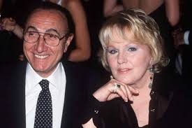 Pippo baudo attacca la rai e dà del mafioso a vespa intervista. Katia Ricciarelli Without Brakes I Saw Pippo Baudo Again And I Couldn T Help Ruetir