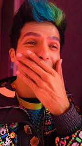 Aileen Gil's Instagram, Twitter & Facebook