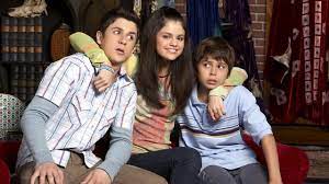 Austin as three wizard siblings with magical abilities competing to win sole custody of the family powers. Ù…Ø´Ø§Ù‡Ø¯Ø© Ù…Ø³Ù„Ø³Ù„ Wizards Of Waverly Place Ù…ØªØ±Ø¬Ù… Ø£ÙˆÙ† Ù„Ø§ÙŠÙ† Ø¨Ø¬ÙˆØ¯Ø© Ø¹Ø§Ù„ÙŠØ© Dz4flix