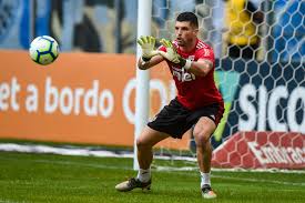 Após o rumor de que o goleiro teria pedido para deixar o são paulo, o próprio jogador se pronunciou através das redes sociais, negando o boato. Presidente Do Queretaro Indica Que Sao Paulo Devera Exercer Compra Do Goleiro Tiago Volpi Sao Paulo Ge