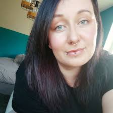 Jetzt wieder verfügbar: s' Stubm Karzl! Online informieren & bestellen  unter:  https://huss-weihrichkarzle.de/de/karzl-produkte/nuetzliches/s-stubm-karzl.html 