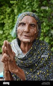Lahore, Pakistan. 26th Aug, 2019. Pakistani residents of Pindi Sheikh Musa  Tehsil Tandlia, District Faisalabad hold a protest against the influential  members of Pakistan Muslim League-N Javed Shah, Firdous Bibi, Isa Shah