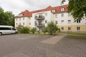 Ohne qua­li­fi­zier­te fach­leu­te ist es heu­te prak­tisch un­mög­lich, die stän­dig wach­sen­den recht­li­chen an­for­de­run­gen an das pri­va­te im­mo­bi­li­en. Haus Im Sonnengarten In Hannover Prosenis