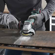 Un Disque A Lamelles Pour Le Poncage Des Surfaces Metalliques Le Resultat Est Nickel La Demo En Video Ici References 5650000 5655000