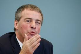 After retiring in 2003, moreau began his coaching career at stade laval as a youth coach. Transaction Penale Pour Stephane Moreau Qui Avait Falsifie Un Document Pour Gonfler La Pension De Sa Mere Belgique 7sur7 Be