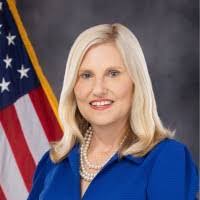 Jennifer Flinn's Instagram, Twitter & Facebook