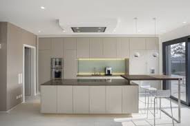 Mtb Kuche In Schleiflack Cappucino Und Walnuss Natur My Future House Cappucino Future House Mtbkuche Natur Schlei Kuchen Design Kuche Moderne Kuche