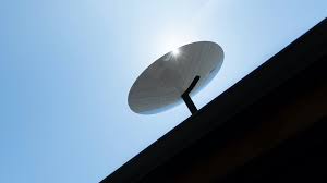 Enabled by a constellation of low earth orbit satellites, starlink will provide fast, reliable internet to populations with little or no connectivity, including those in rural communities and places where. Starlink So Funktioniert Elon Musks Satelliten Internet Computer Bild