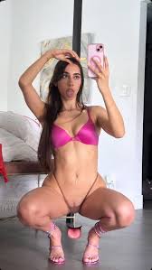 Fuckkk I cant stop gooning to Izzy green mmm : rGOONED