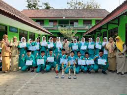 Persyaratan nomor 2,3,4 dimasukkan stop. Prestasi Mts Ma Arif Munggung