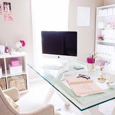 Light And Bright Home Office For Her This Seems Like The Perfect Place To Be Productive Home Office Space Home Office Decor Office Inspiration
