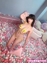 Fantasyuanm leak panties down