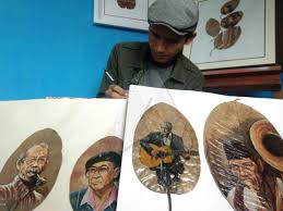 Karya seni lukis berbahan daun kering ini ia tawarkan dengan harga 750 ribu hingga 3 juta rupiah, harga disesuaikan dengan tingkat kerumitan. Unik Pelukis Di Bogor Jadikan Daun Kering Sebagai Media Lukisan
