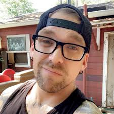 How do you feed Pokemon in the Pokedex?