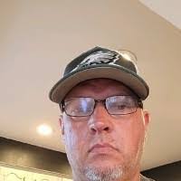 Robert Bratcher's Instagram, Twitter & Facebook