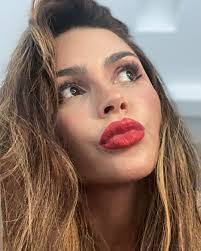 Eva Xavier's Instagram, Twitter & Facebook