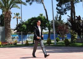 lamloma on Twitter: "واثق الخطوة يمشي أسدا صورة للرئيس اﻷسد اليوم اثناء  وصوله لمدارس ابناء الشهداء http://t.co/OcKdx0GqZv"