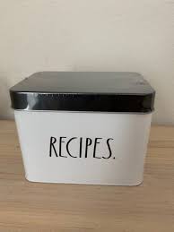This Is For A New Rae Dunn Metal Recipe Box It Includes 9 Tabbed Dividers And 24 Cards This Is In Excellent Condition Metal Recipe Box Recipe Box Rae Dunn