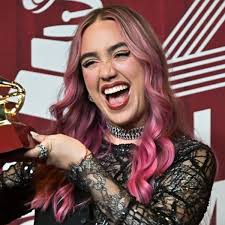 Ella es Ela Taubert, la hija de una exreina de belleza colombiana  galardonada como mejor nueva artista en los Grammy Latinos: cantó junto a  Joe Jonas