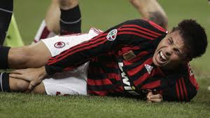 Welcome to the official facebook page of cristiano ronaldo. Fussball Knieverletzung Ronaldo Droht Das Karriereende Welt
