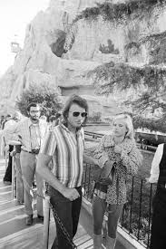 Sylvie Vartan Born 15 August 1944 Is A Bulgarian French Singer And Actress She Is Born Near To Sofi Photo Johnny Hallyday Johnny Hallyday Chanteurs Francais