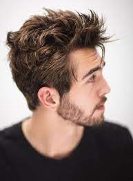Coiffure Homme Les Tendances Printemps Ete 2019 Coiffure Homme Coupes Cheveux Mi Longs Homme Coiffure Homme Mi Long