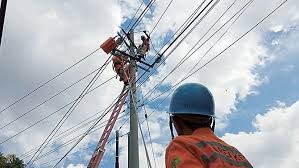 Pln (persero) area bojonegoro adalah mendistribusi dan memelihara pasokan tenaga listrik di wilayah bojonegoro dan sekitarnya, meliputi 8 rayon yakni, rayon bojonegoro kota, rayon padangan, rayon sumberrejo, rayon jatirogo, rayon tuban, rayon lamongan, rayon babat, dan rayon brondong. Cerita Teknisi Jaringan Listrik Tegangan 2000 Volt