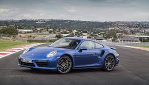 The car has been continuously enhanced through the years but the basic concept has remained unchanged. Ø¨ÙˆØ±Ø´ ØªØ·Ø±Ø­ Ù†Ø³Ø®Ø© Ù…Ù† Ø³ÙŠØ§Ø±Ø© 911 Ø¨Ù…Ø­Ø±Ùƒ ÙƒÙ‡Ø±Ø¨Ø§Ø¦ÙŠ Ù‡Ø¬ÙŠÙ†