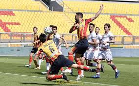 Tripletta di zapata e segno anche l'applaudito ex. Serie B Lecce E Allora Playoff Ma Il Terzo Posto E Quasi Un Miraggio L Analisi Della 37Âª Giornata Salentosport