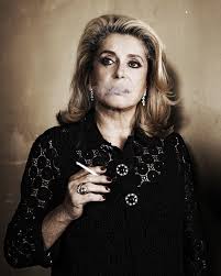 Le journaldesfemmes.com a vu pour vous elle s'en va, une merveilleuse comédie d'emmanuelle bercot avec catherine deneuve, camille, claude gensac. Ai Ap Slideshow Catherine Deneuve Catherine Denueve French Actress