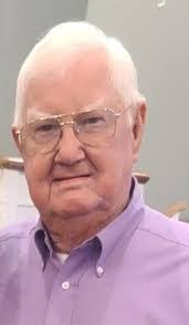 Wade Upton's Instagram, Twitter & Facebook