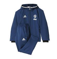Entdecke rezepte, einrichtungsideen, stilinterpretationen und andere ideen zum ausprobieren. Kaufe Trainingsanzug Manchester United Fc
