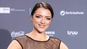 So langsam sollte valentina zumindest mit dem gedanken schwanger gehen. Gzsz Anne Menden Schwanger Ihr Posting Schockt Die Fans Gala De